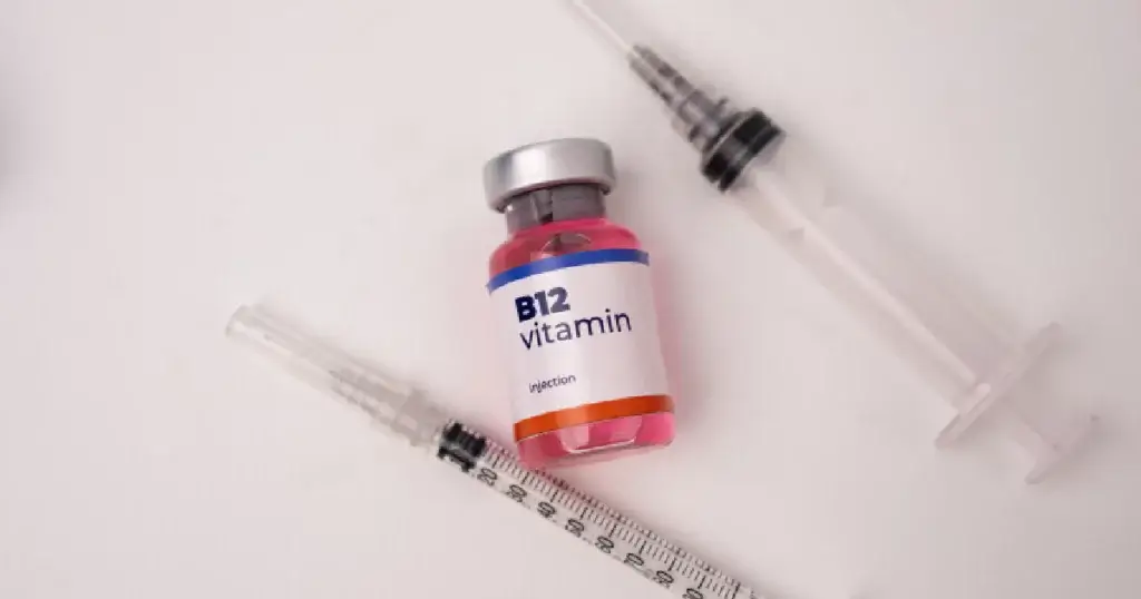 Current image: People receiving Vitamin B12 Injections in Glibertz, AZ